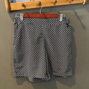 Talbots sz 8 patterned shorts w/stretchy waist great condition